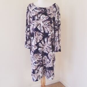 Phase7 seven SZ 18, navy combo bell sleeve dress.